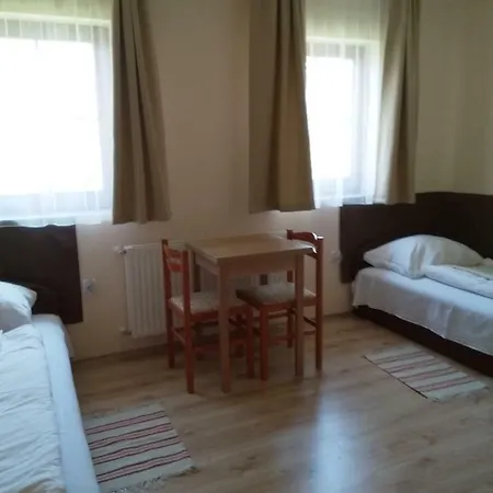 Kiserdo Vendeghaz Rajka